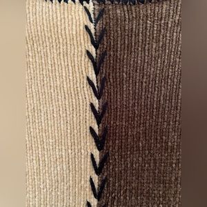 RORY GILMORE AS A SWEATER